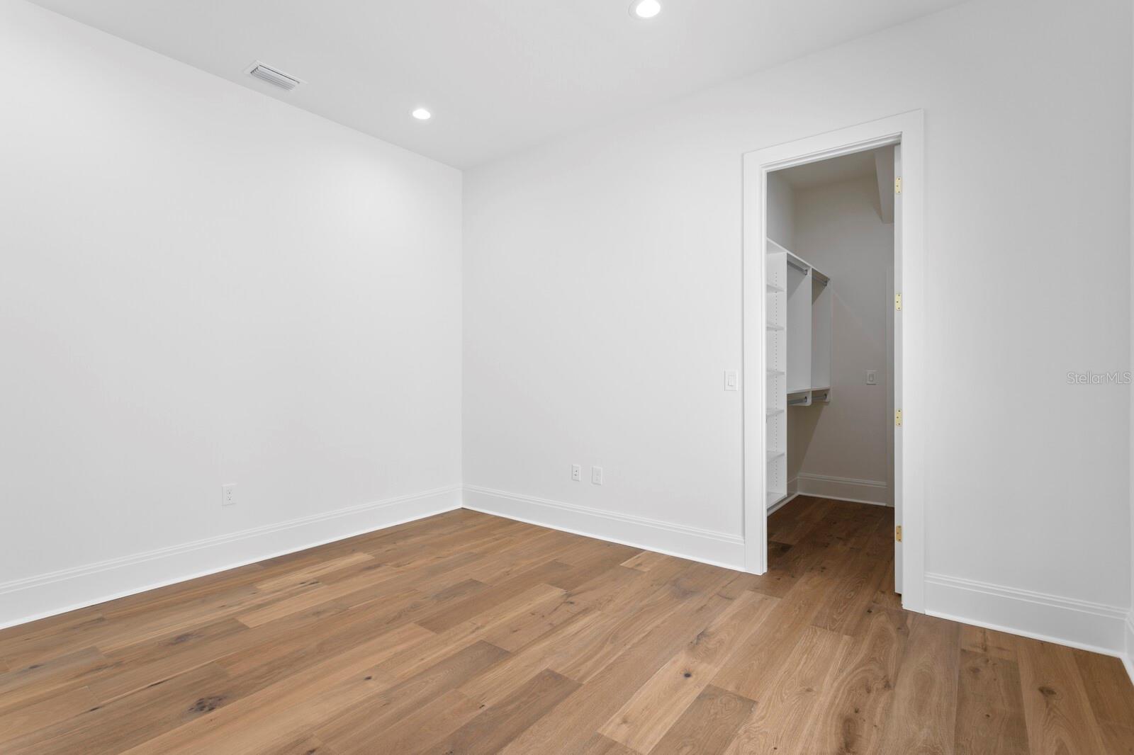 SUNSET PARK - Residential