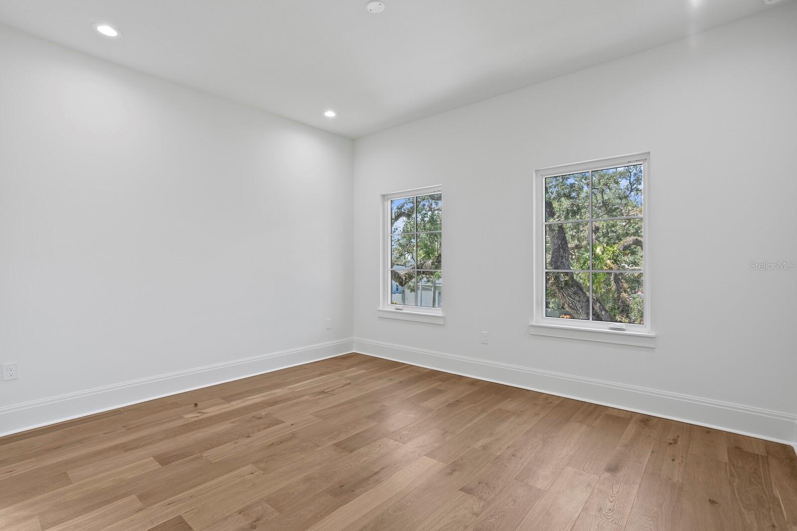 SUNSET PARK - Residential