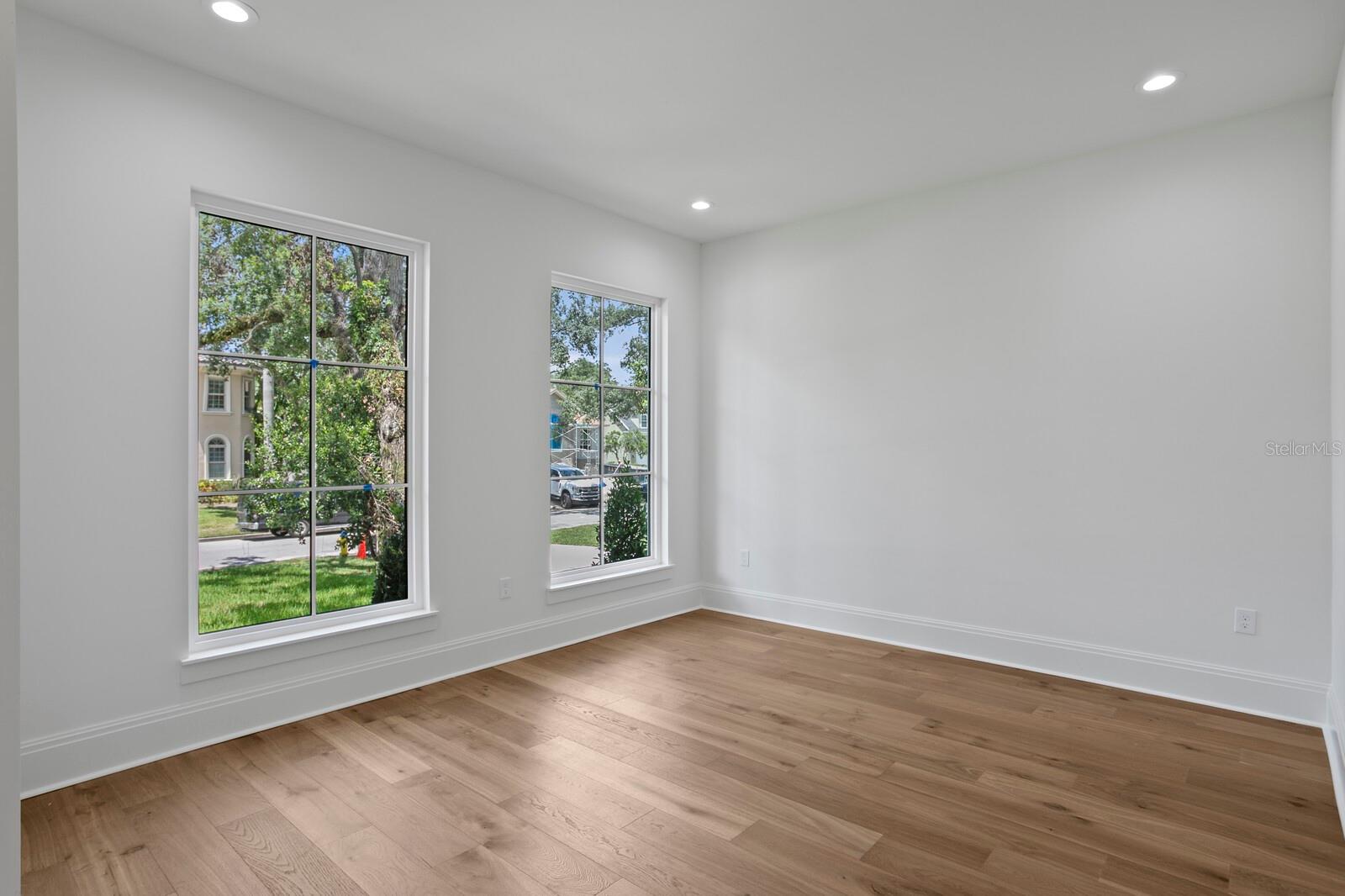 SUNSET PARK - Residential