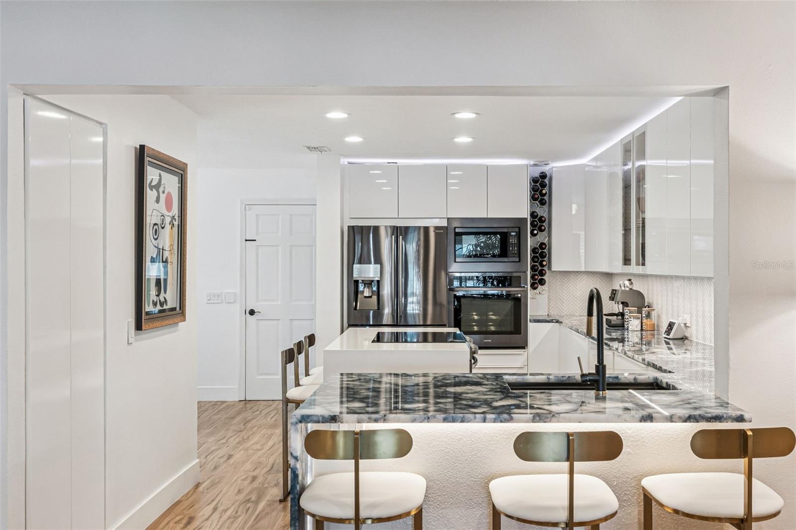 7433 SOMERSET SHORES COURT