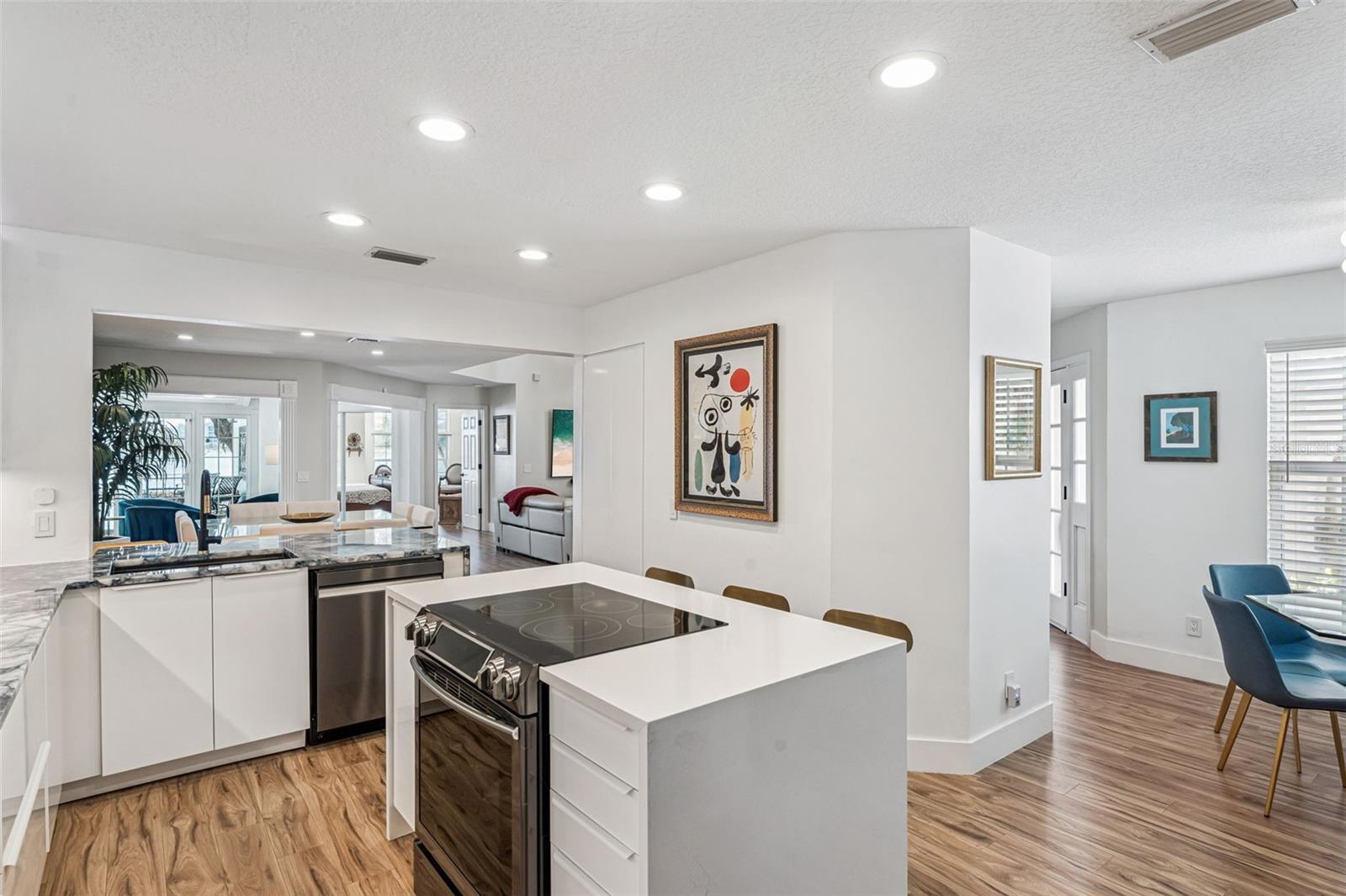 7433 SOMERSET SHORES COURT