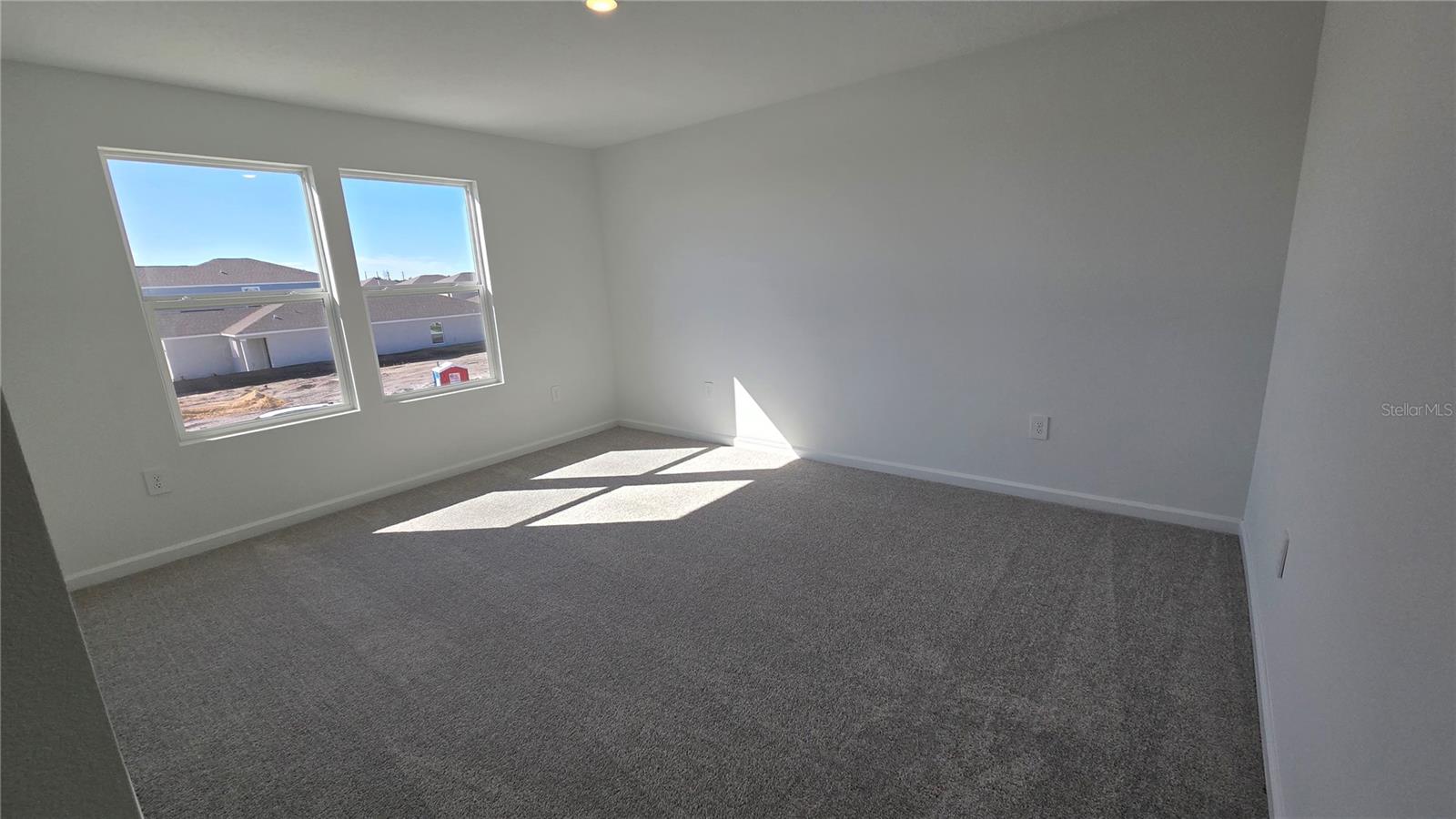 PEACE CREEK RESERVE 40'S - Residential Lease