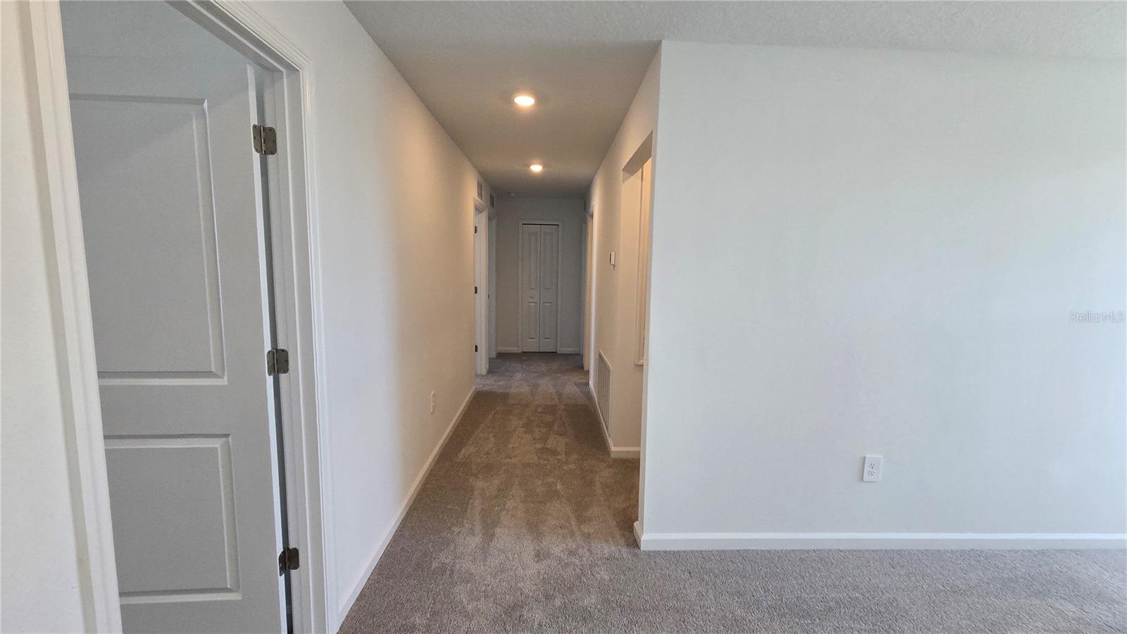 PEACE CREEK RESERVE 40'S - Residential Lease