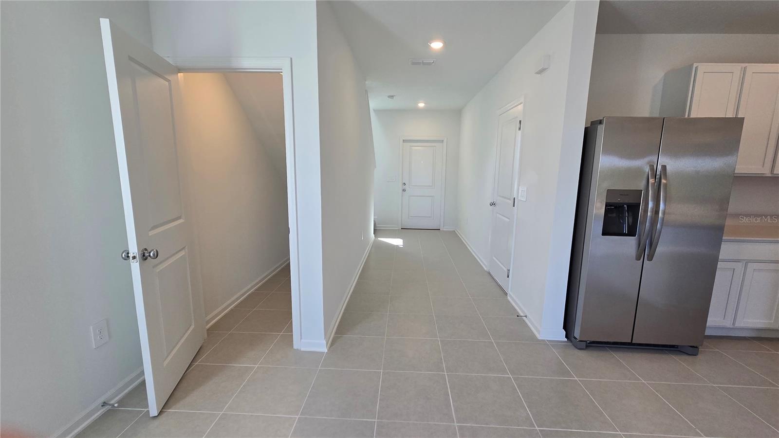 PEACE CREEK RESERVE 40'S - Residential Lease