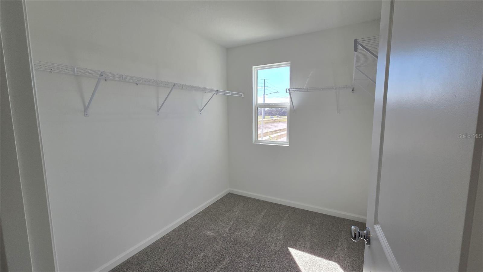 PEACE CREEK RESERVE 40'S - Residential Lease