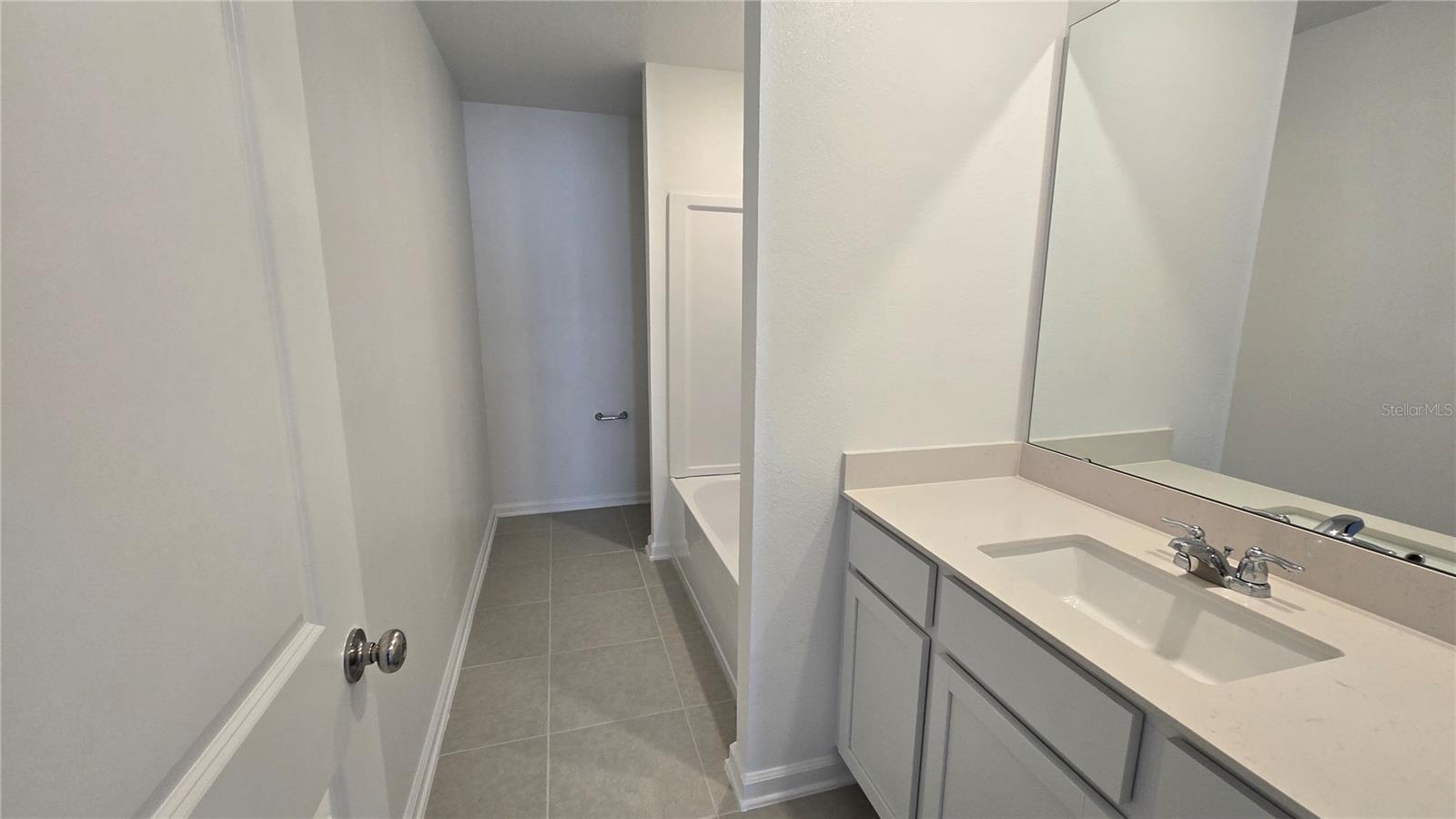 PEACE CREEK RESERVE 40'S - Residential Lease