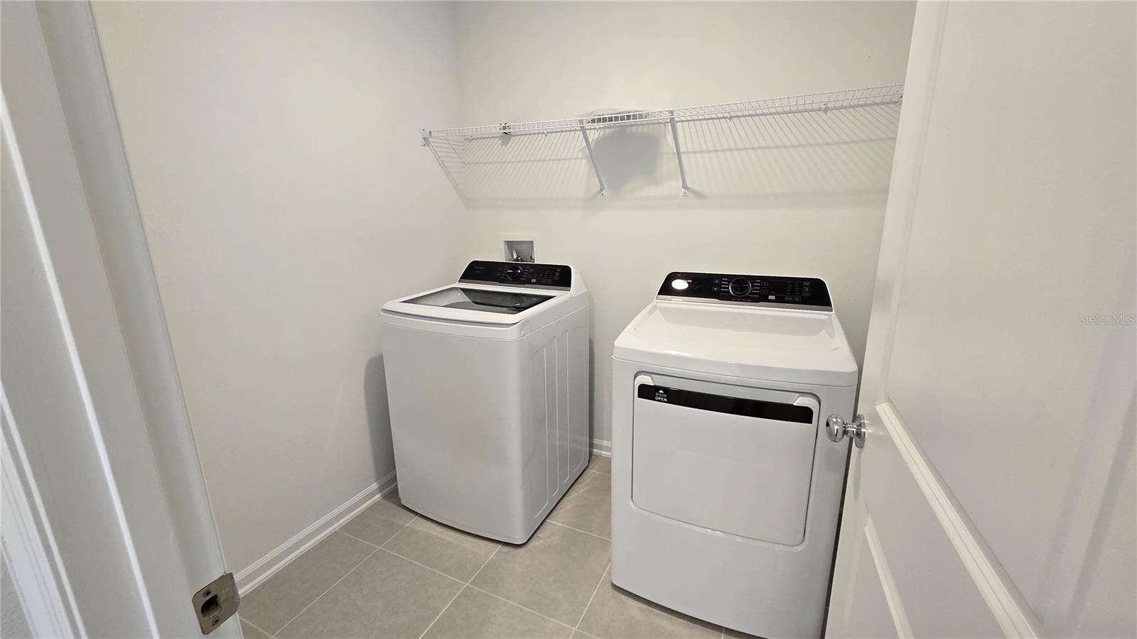 PEACE CREEK RESERVE 40'S - Residential Lease