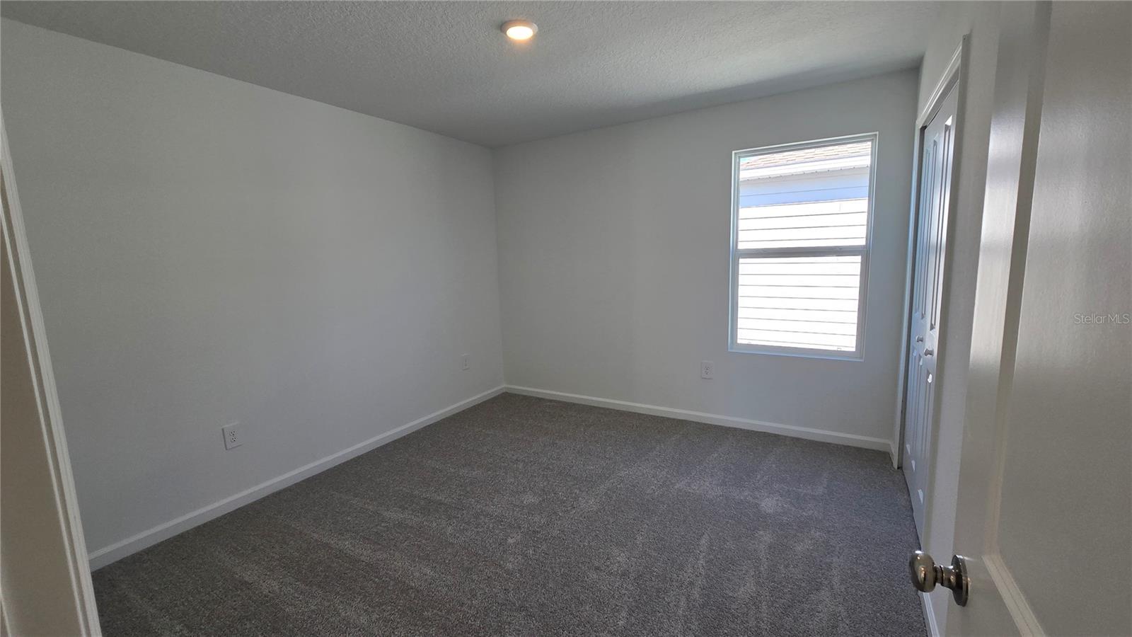 PEACE CREEK RESERVE 40'S - Residential Lease