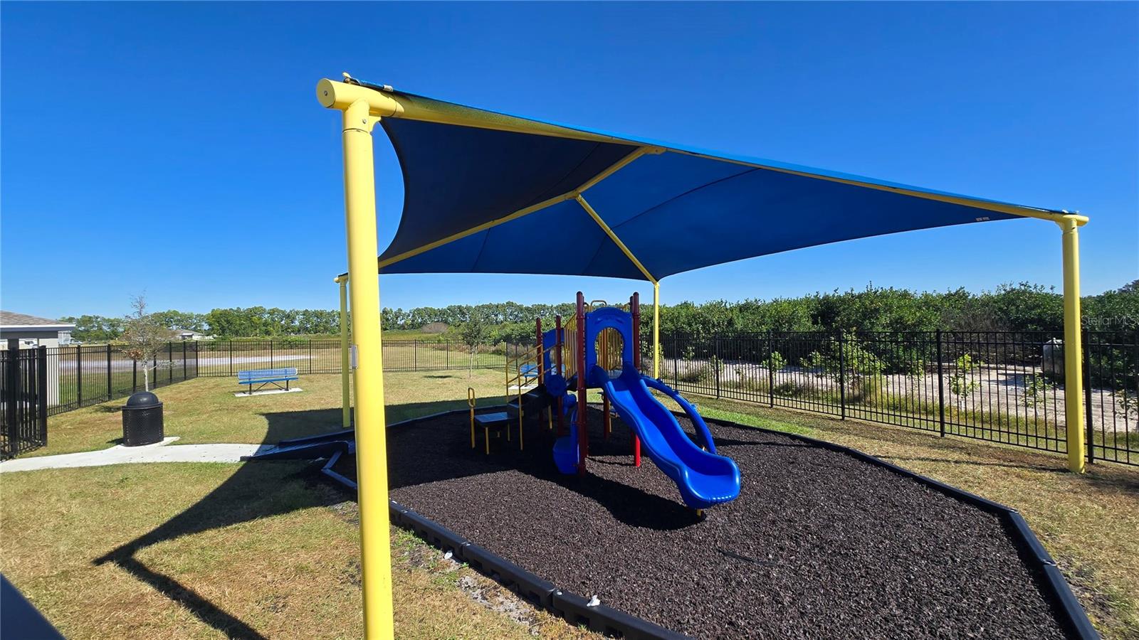 PEACE CREEK RESERVE 40'S - Residential Lease