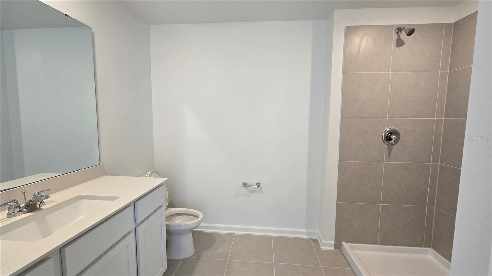 PEACE CREEK RESERVE 40'S - Residential Lease