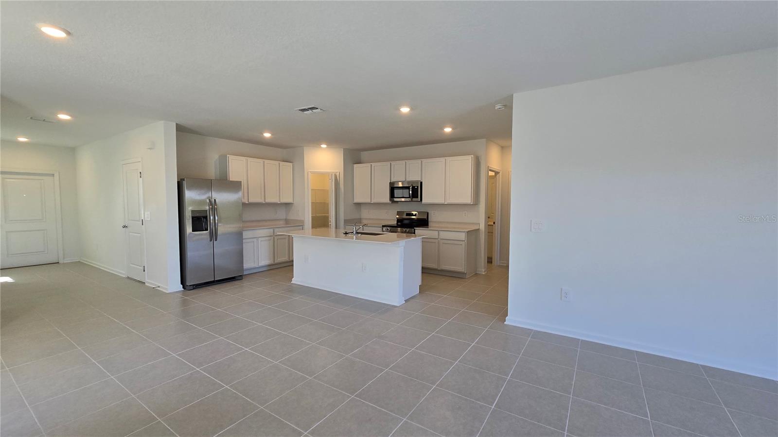 PEACE CREEK RESERVE 40'S - Residential Lease