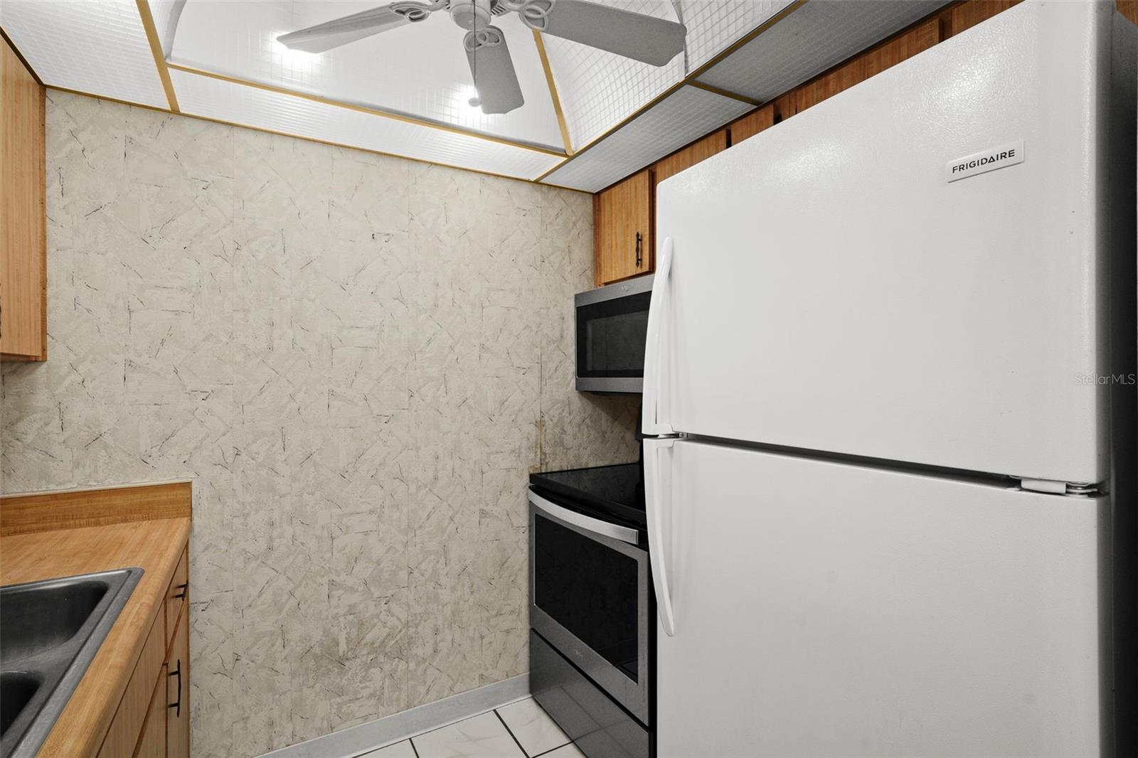 HILL CREST VILLAS - Residential