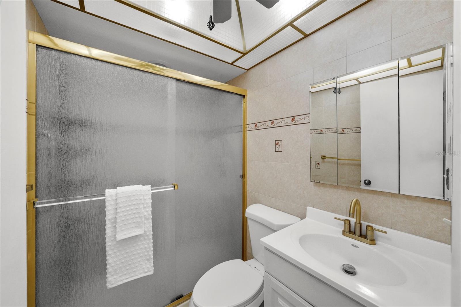 HILL CREST VILLAS - Residential