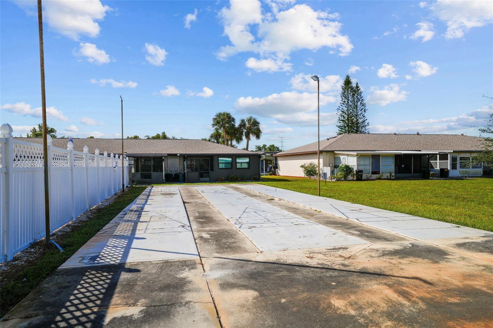 HILL CREST VILLAS - Residential