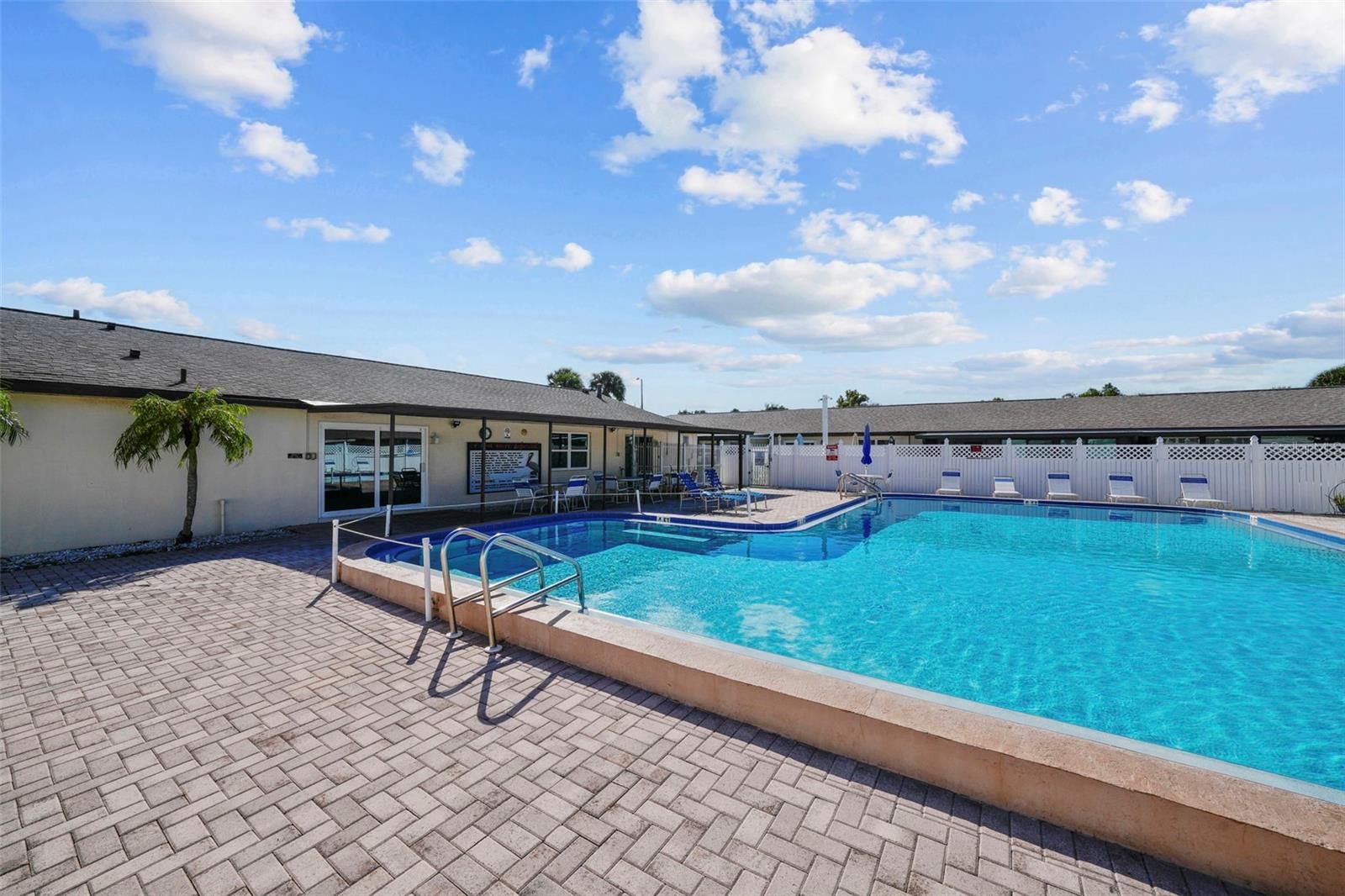 HILL CREST VILLAS - Residential