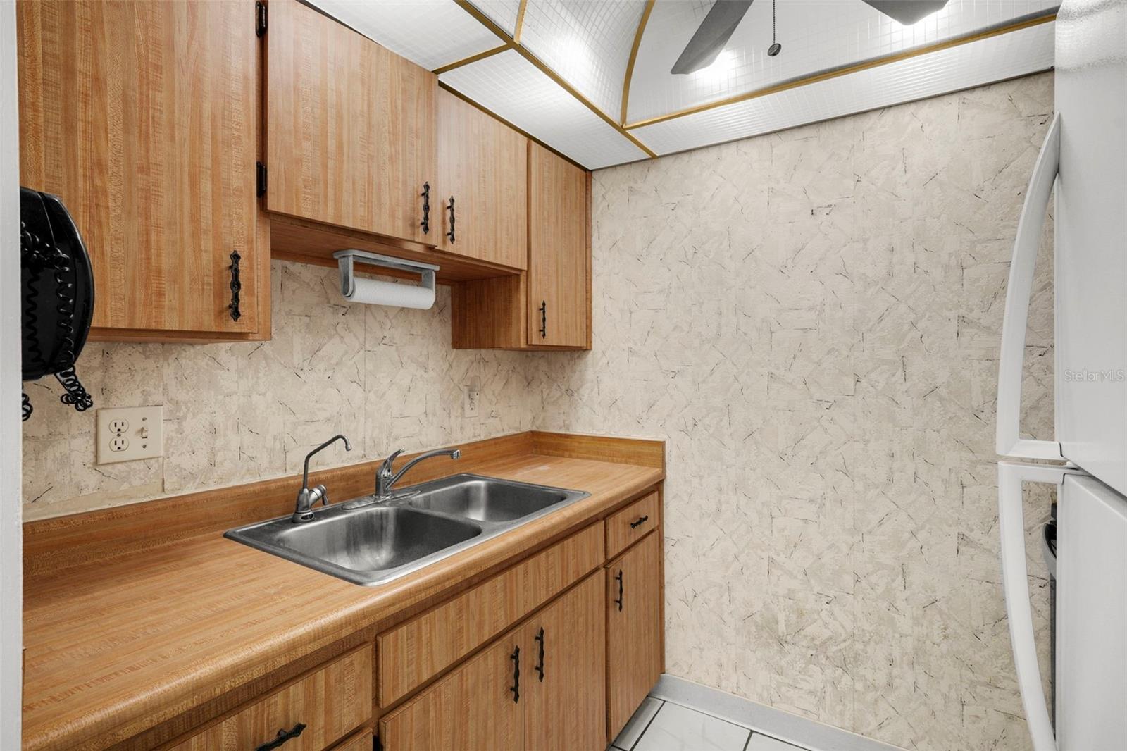 HILL CREST VILLAS - Residential