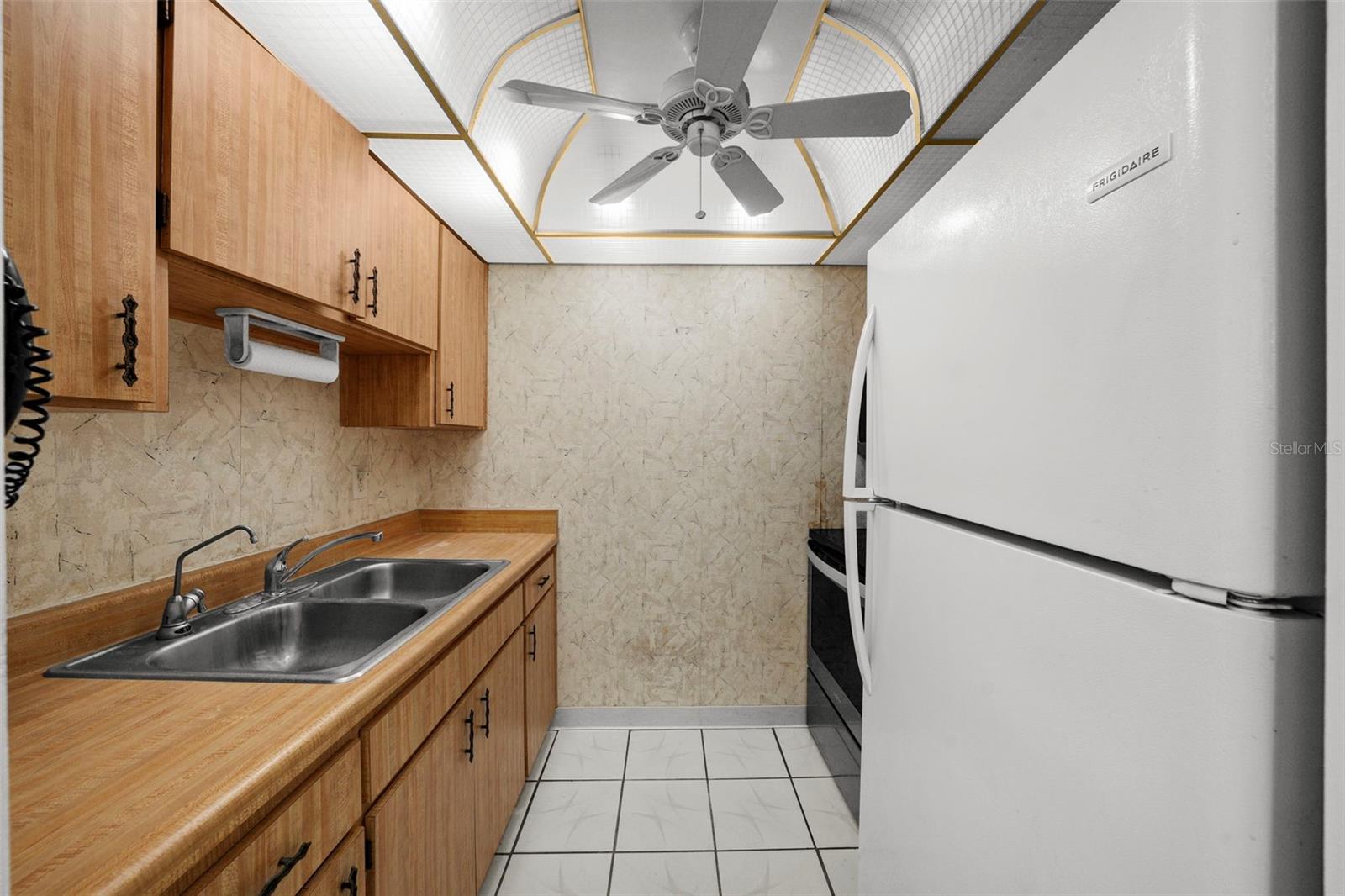 HILL CREST VILLAS - Residential