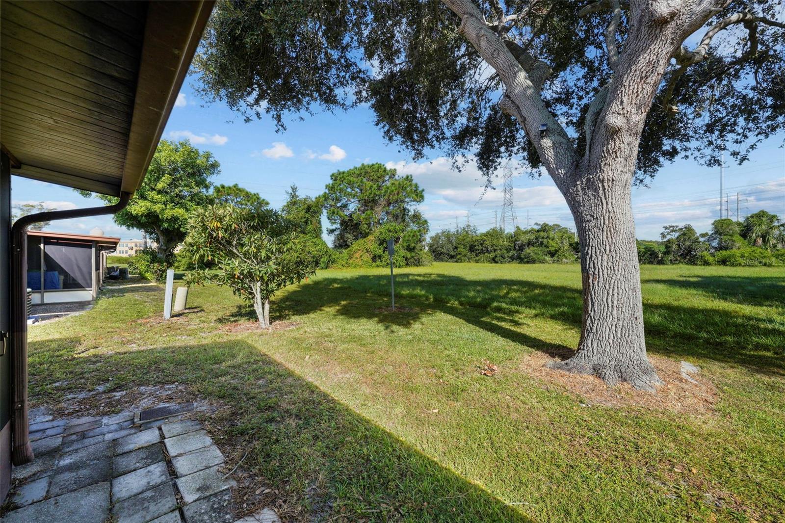 HILL CREST VILLAS - Residential