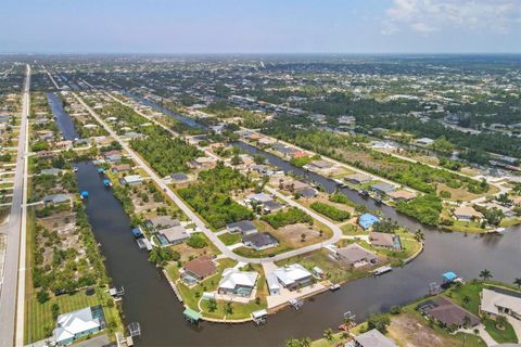 A home in PORT CHARLOTTE