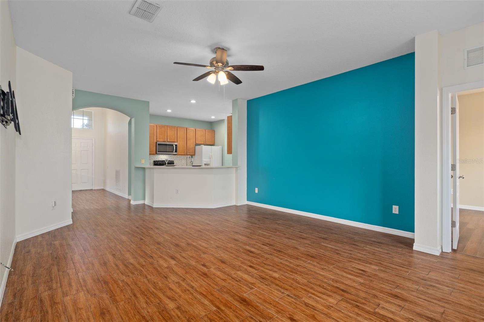 SPRING RIDGE - Residential