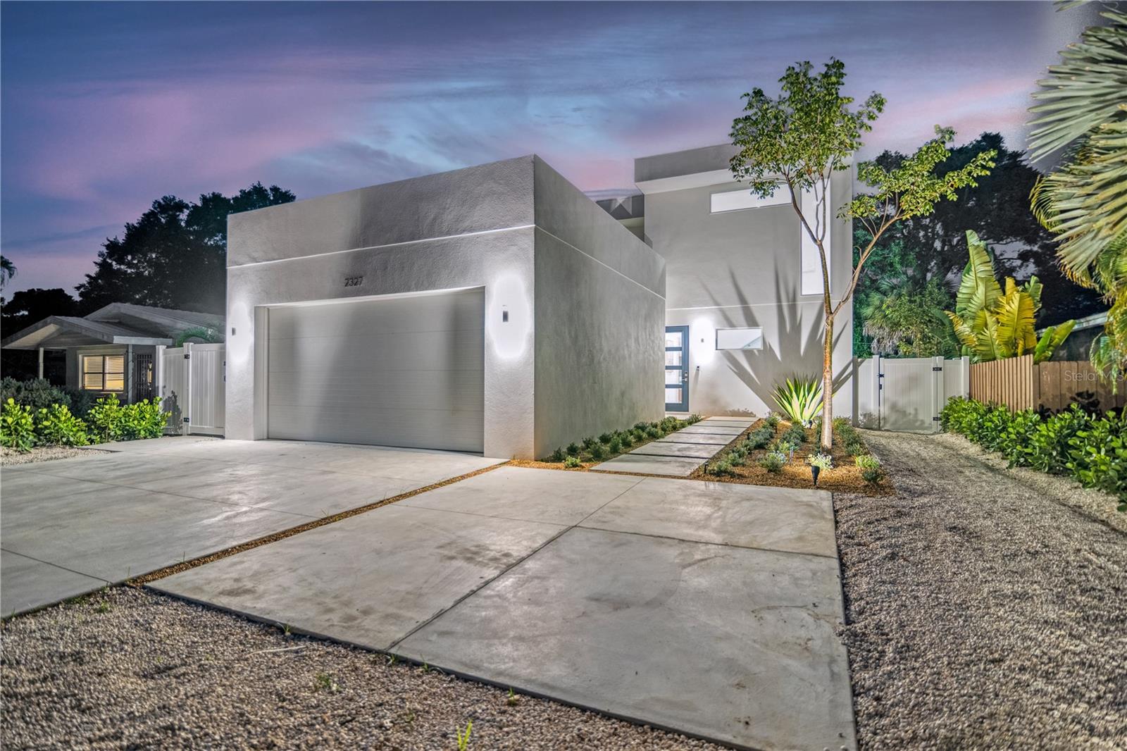 **SEASONAL / WEEKLY RENT PLEASE INQUIRE** Welcome to Tamiami Vise, a luxurious haven where comfort and style intertwine for a truly memorable getaway. This stunning retreat features a private heated pool, perfect for relaxing dips under the Florida sun. 6 bedrooms and 7 bathrooms. Step inside to discover a spacious living area, thoughtfully designed for relaxation after a day of exploring Siesta Key. The well-equipped kitchen offers everything you need to whip up delicious meals, including a Keurig coffee maker, dishwasher, and essential kitchen amenities.Outside, the second-level balcony and poolside dining area provide ideal spots to soak up the sunshine and enjoy al fresco dining. Beach towels, chairs, a cooler, and a caddy are available for your beach adventures. Stay entertained with 7 HD Smart TVs throughout the property.
Tamiami Vise is conveniently located just a short drive from Siesta Key Beach, famous for its powdery white sand and crystal-clear waters. Explore the vibrant shops and restaurants nearby or simply unwind by the pool and bask in the Florida sunshine.