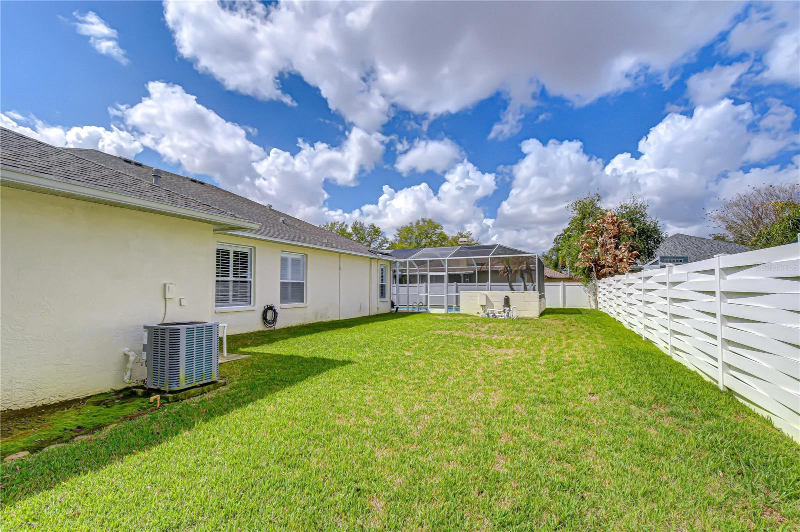 TWIN LAKES - Residential