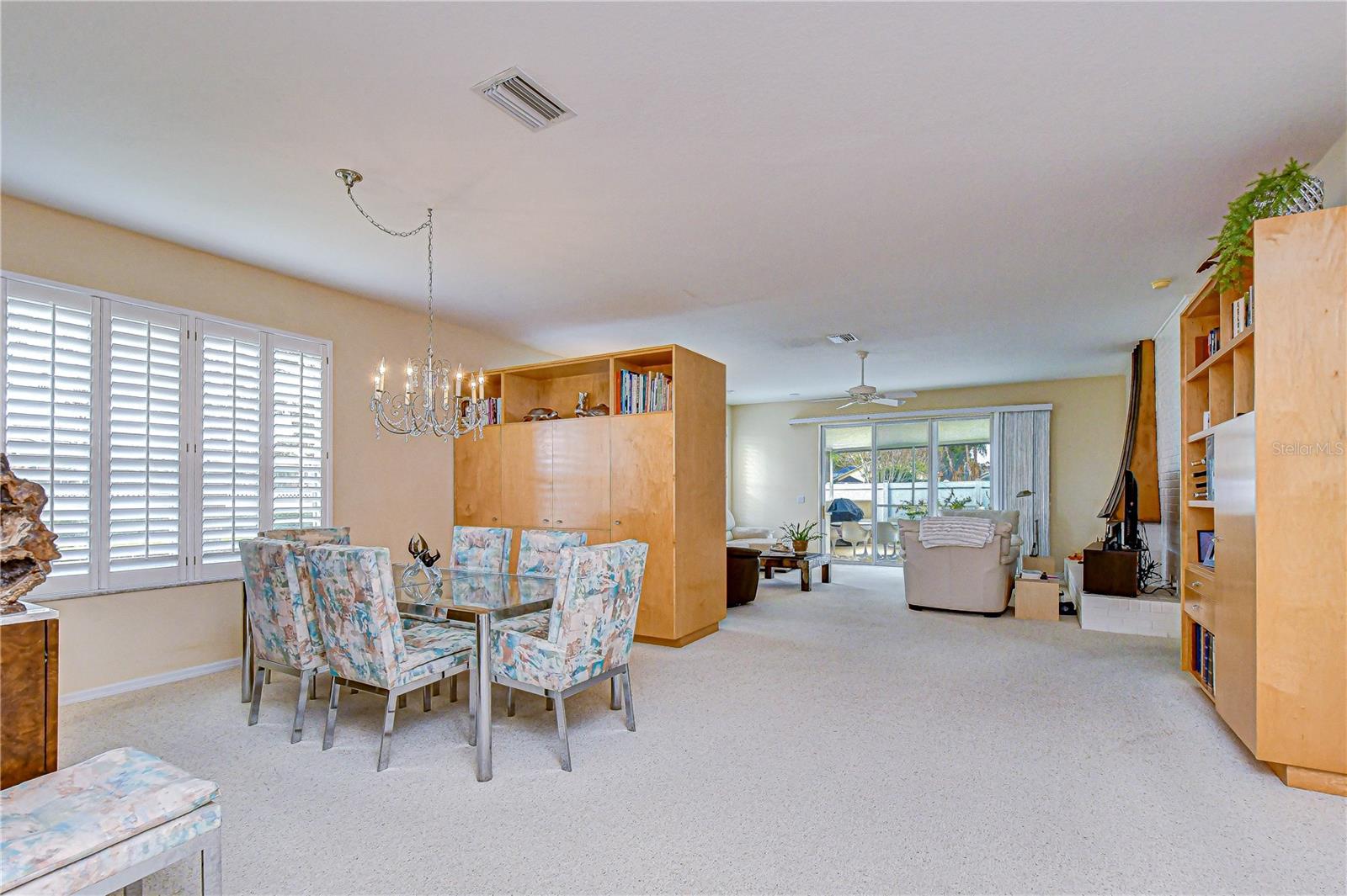 TWIN LAKES - Residential