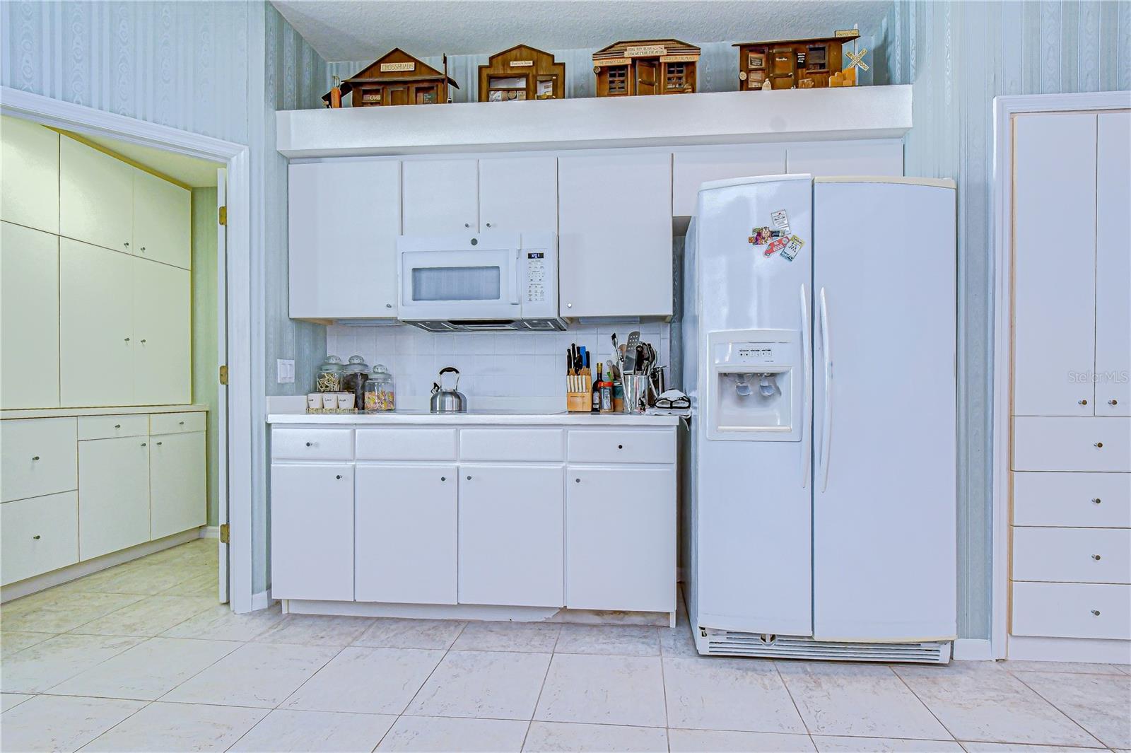 TWIN LAKES - Residential