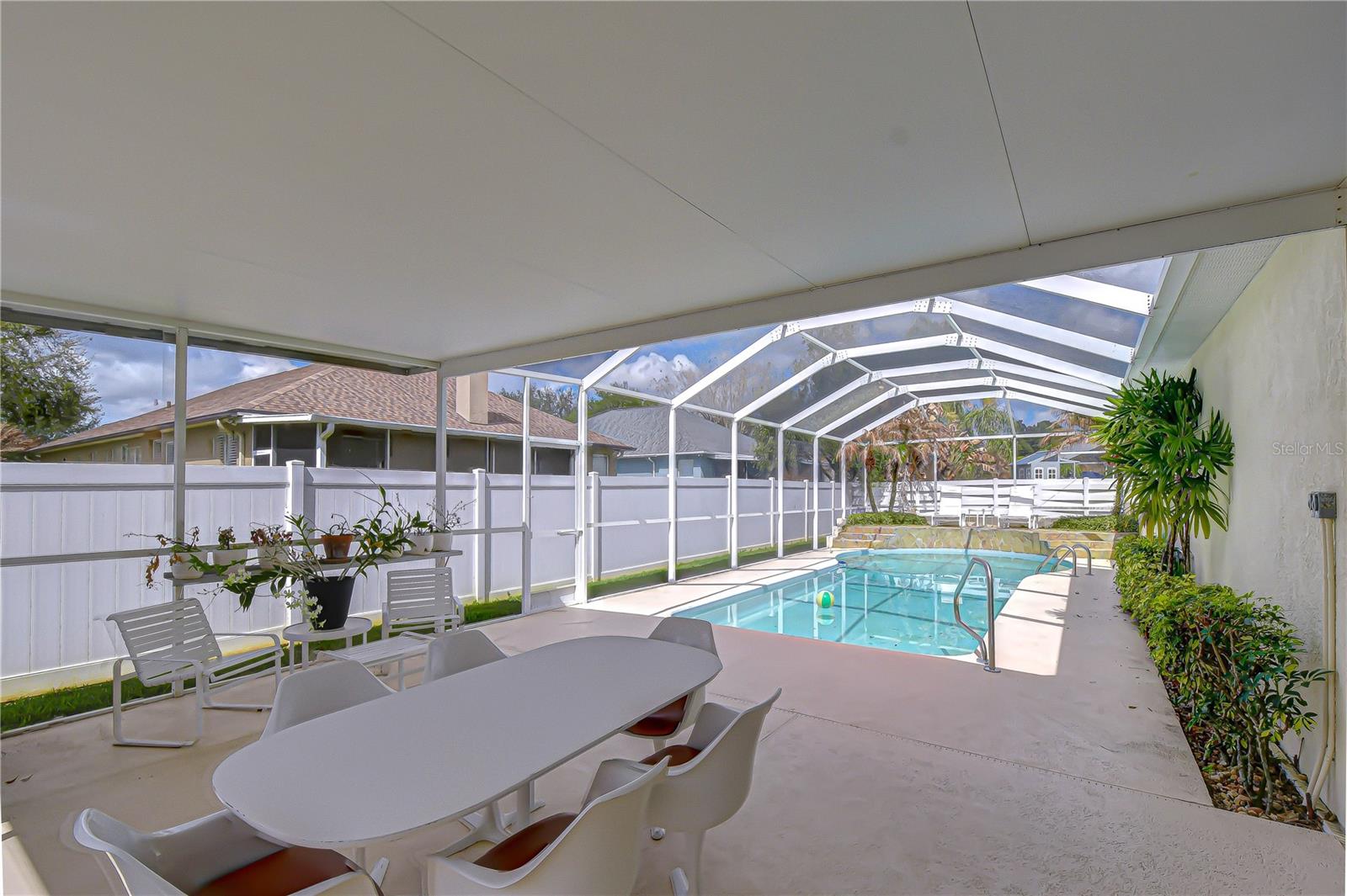 TWIN LAKES - Residential