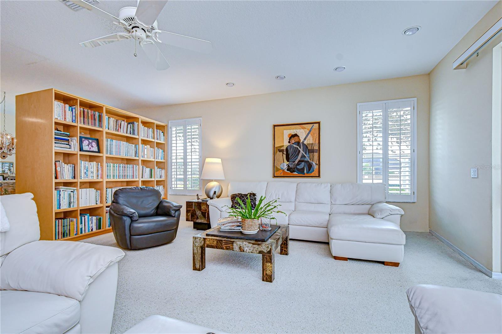 TWIN LAKES - Residential