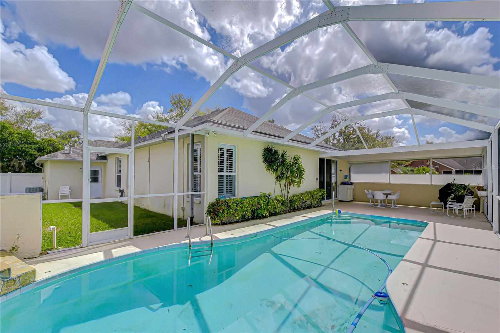 TWIN LAKES - Residential