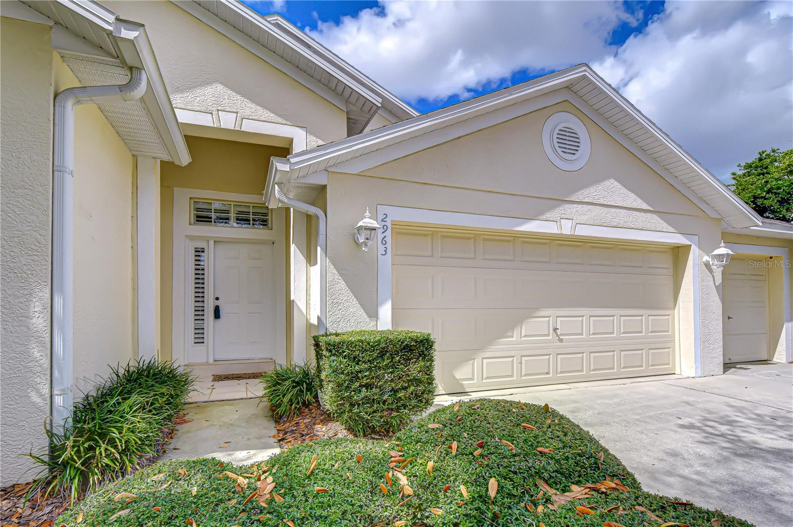 TWIN LAKES - Residential