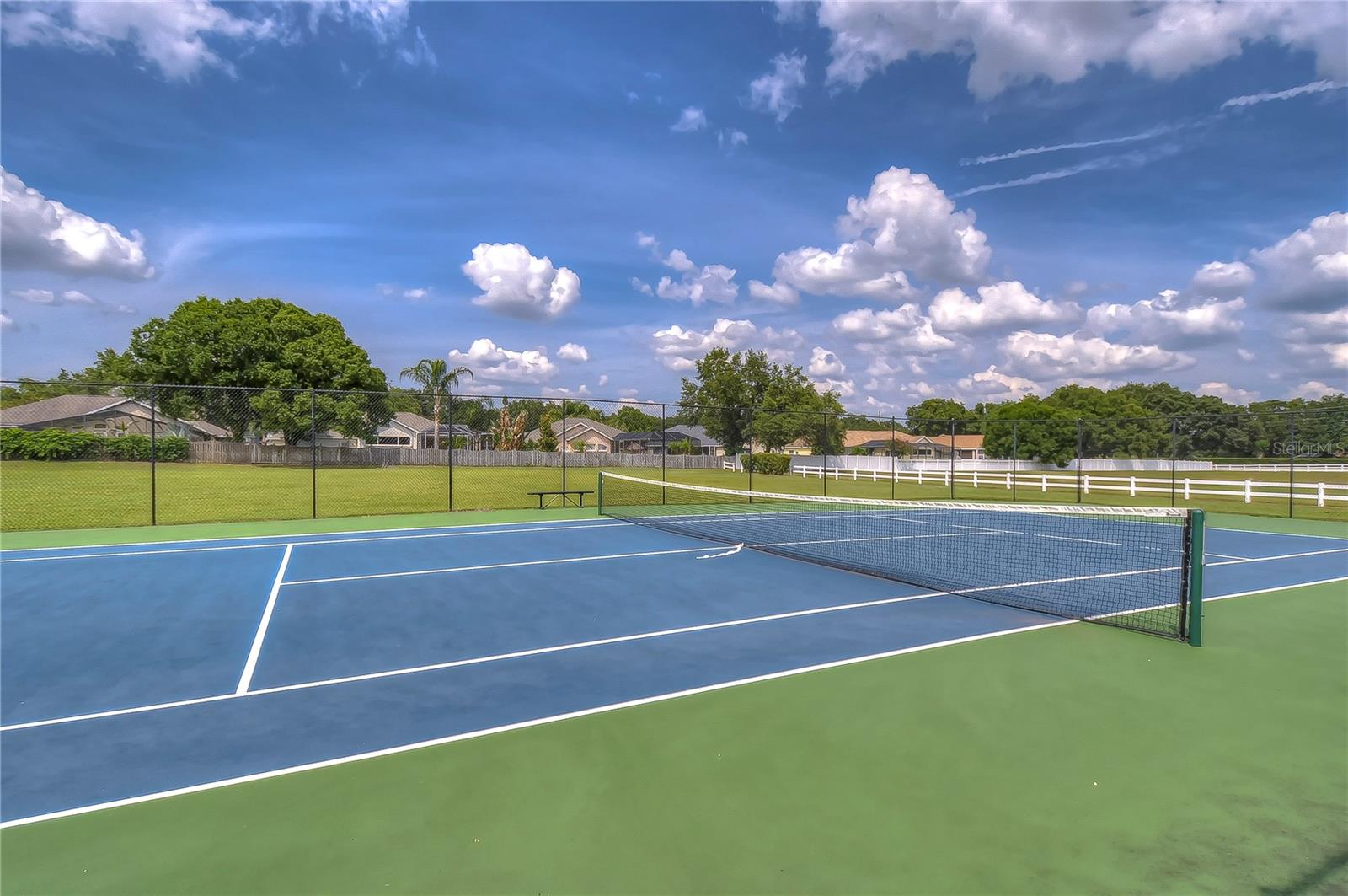 TWIN LAKES - Residential