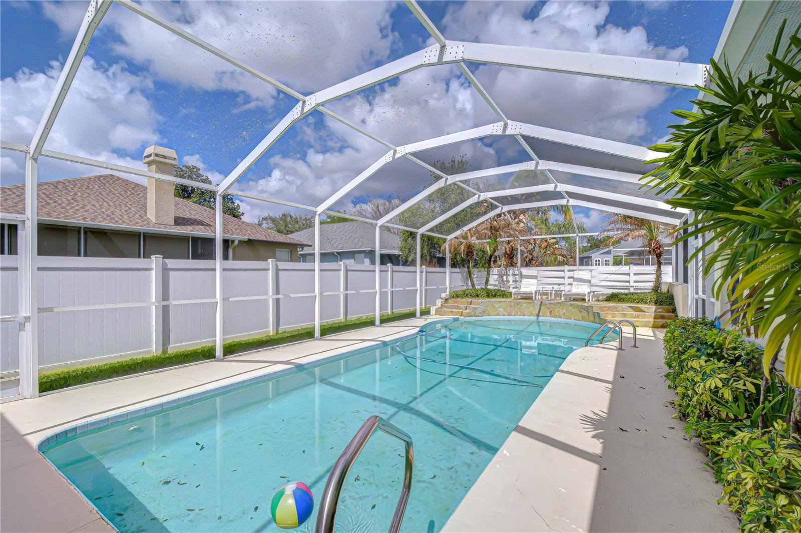 TWIN LAKES - Residential