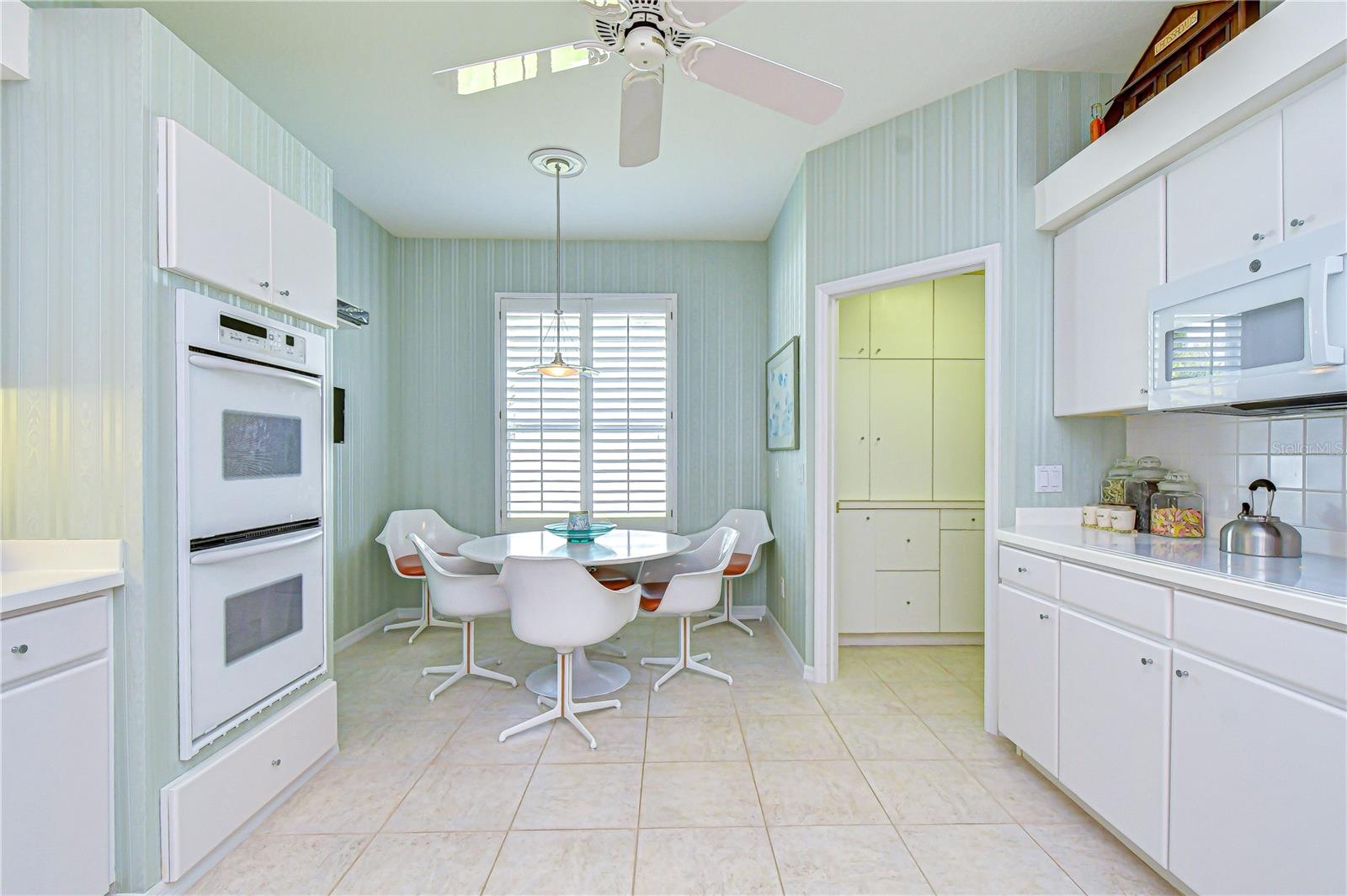 TWIN LAKES - Residential