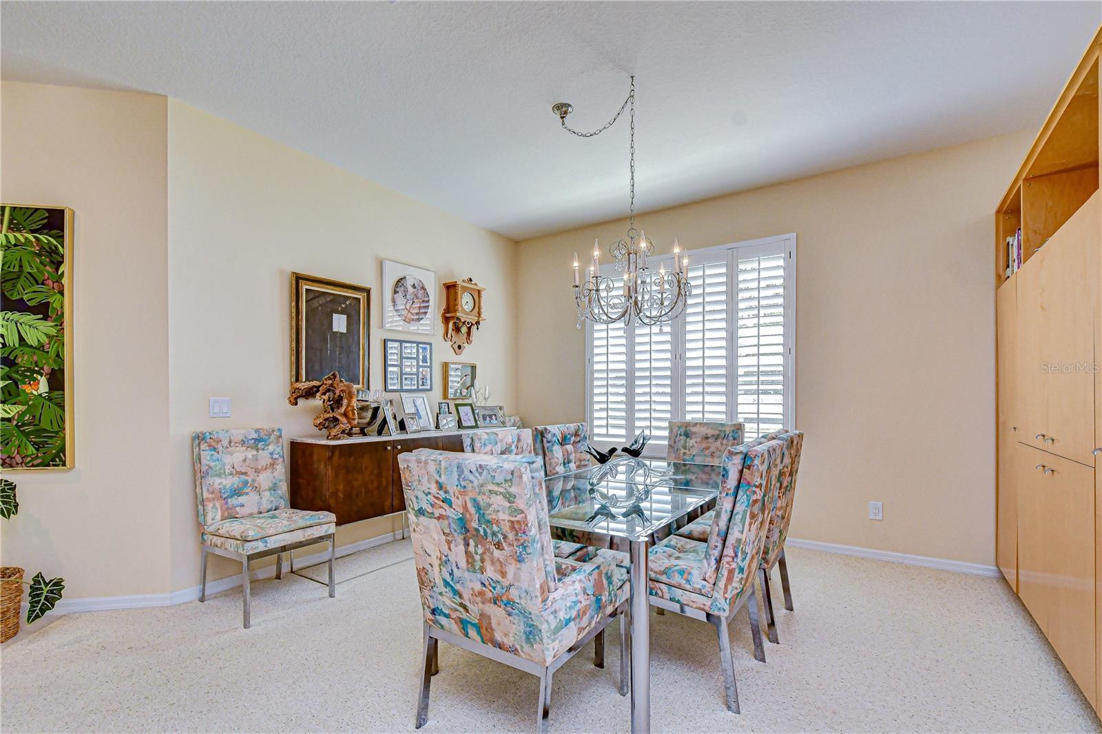 TWIN LAKES - Residential