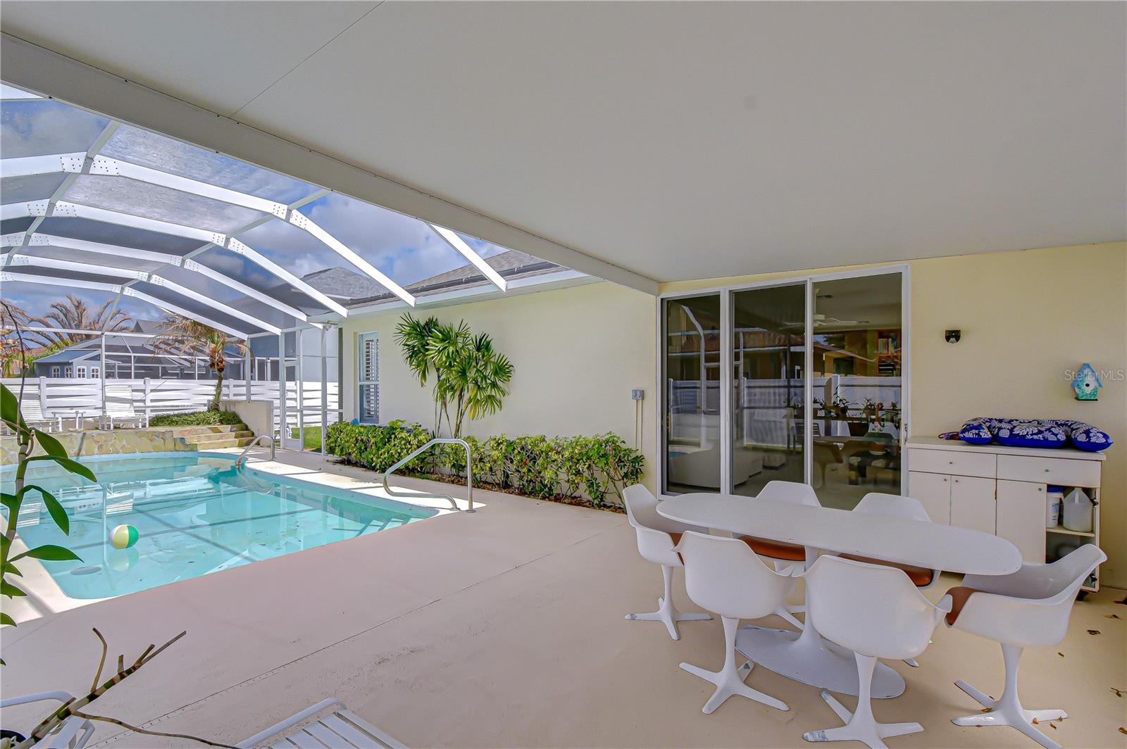 TWIN LAKES - Residential