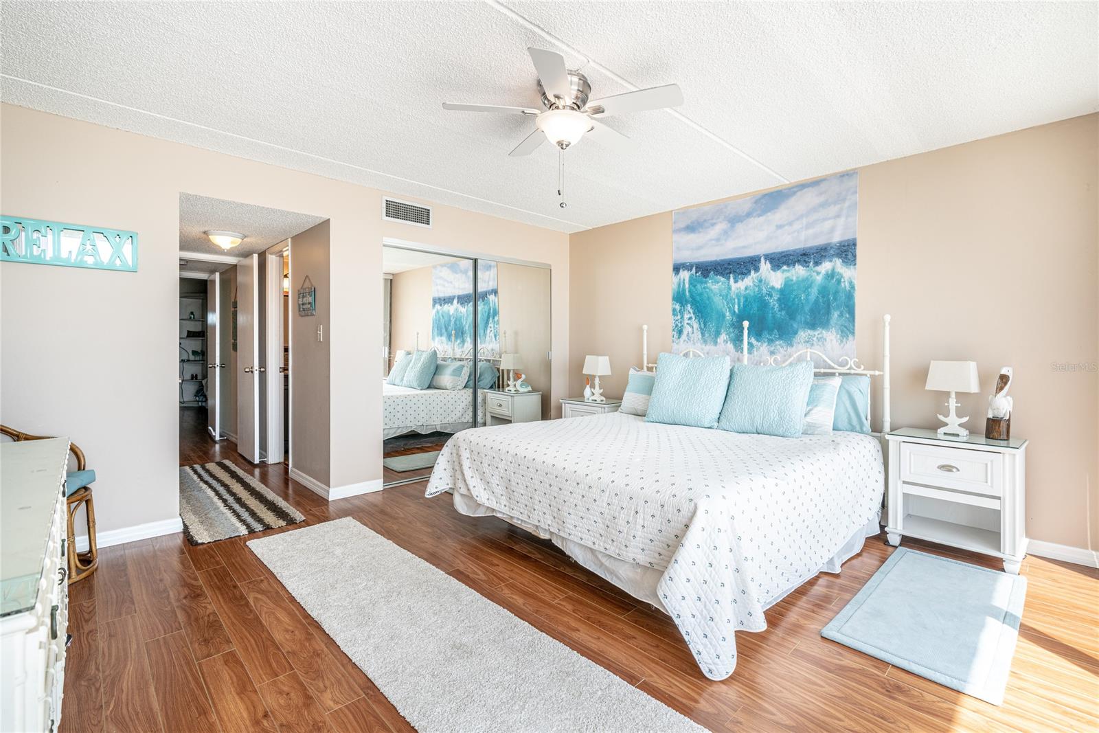 Pelican - Residential