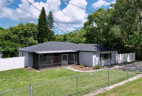 A home in LAKELAND