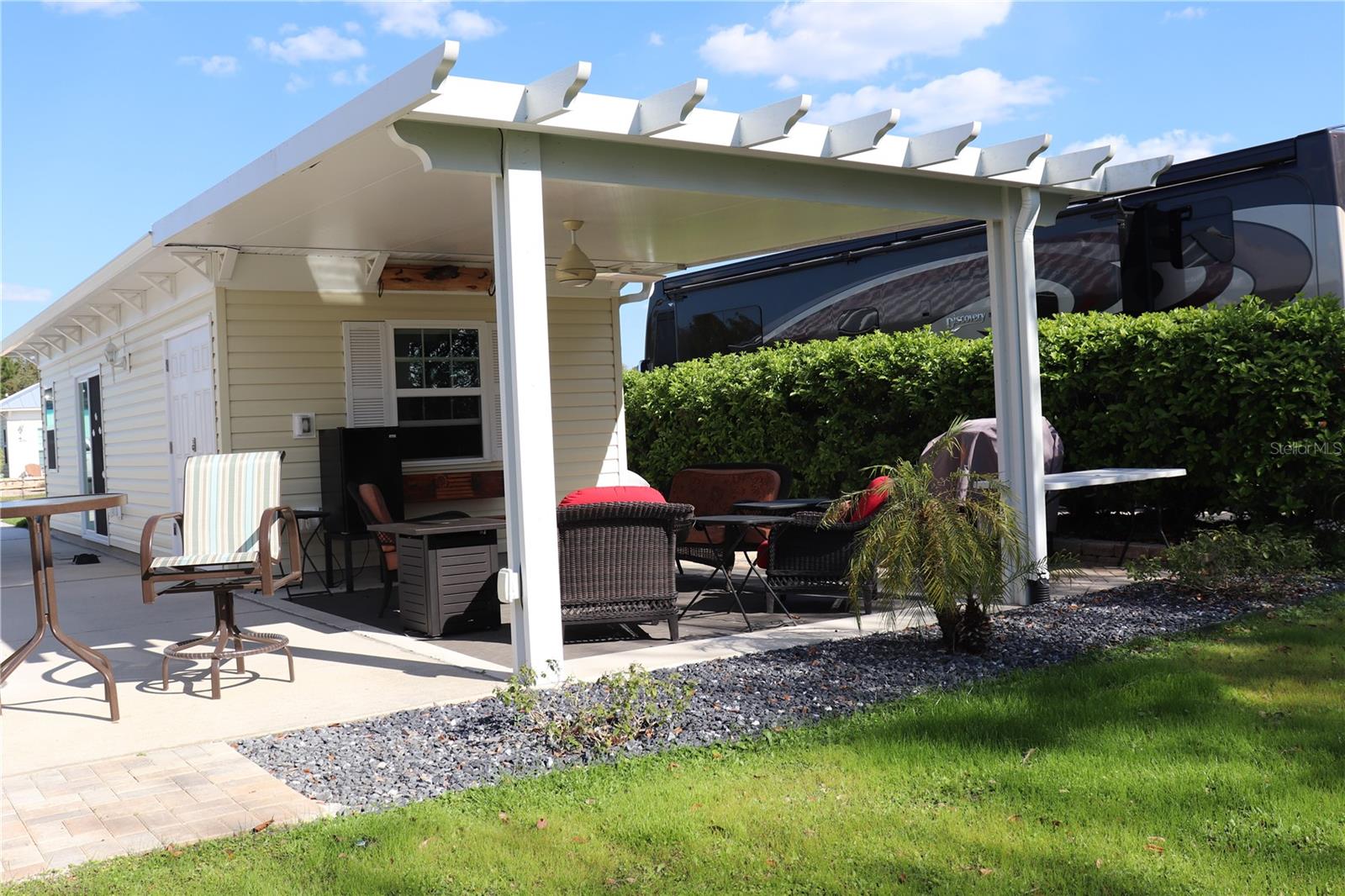 FLORIDA GRANDE MOTOR COACH RESORT - Land