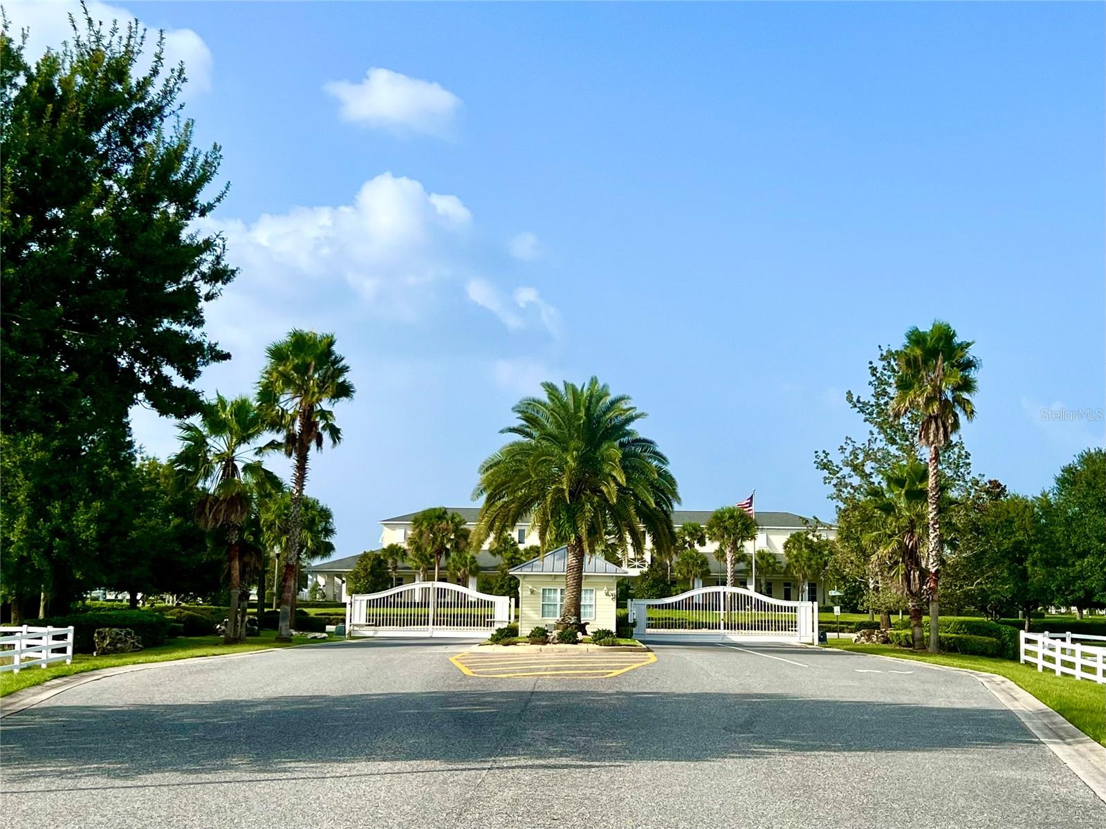 FLORIDA GRANDE MOTOR COACH RESORT - Land