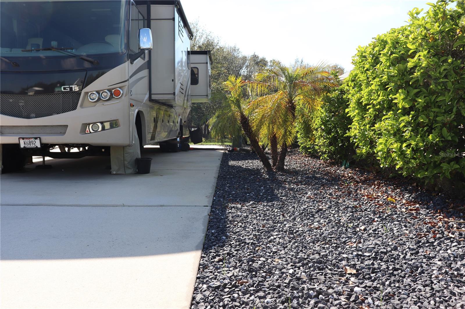 FLORIDA GRANDE MOTOR COACH RESORT - Land