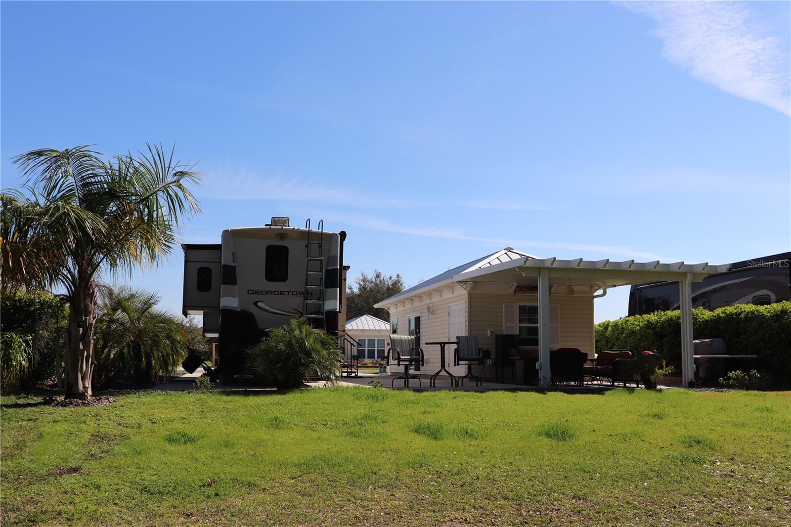 FLORIDA GRANDE MOTOR COACH RESORT - Land