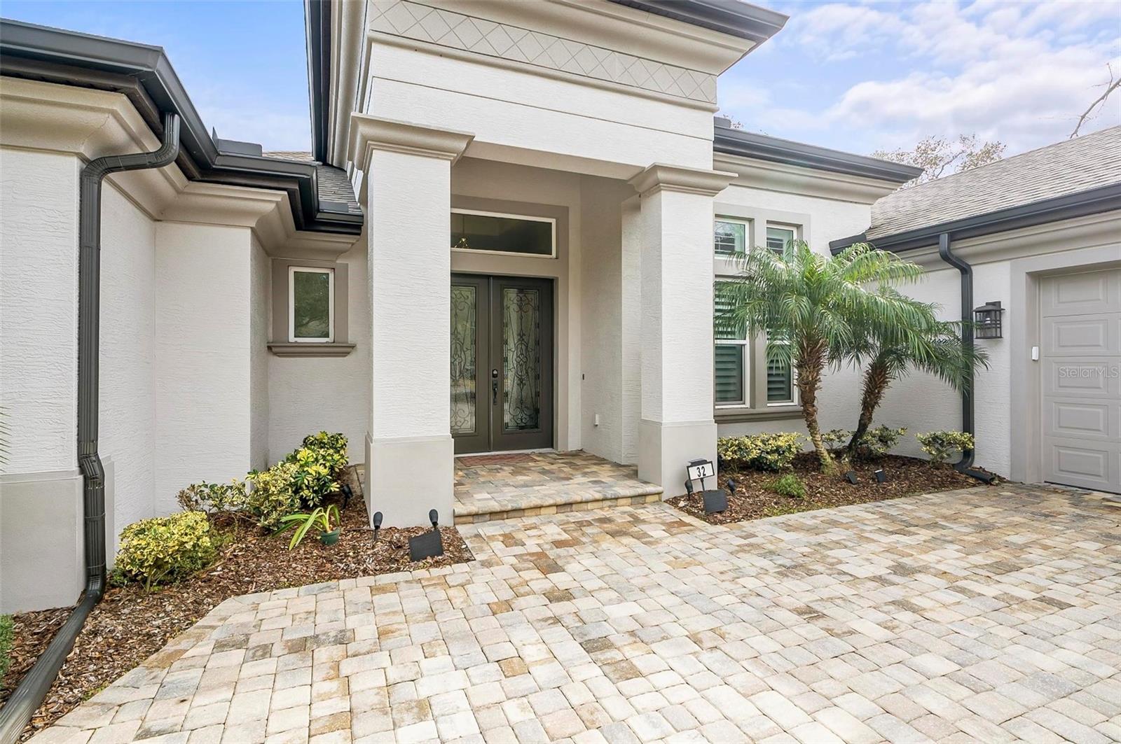 32 CREEKSIDE DRIVE