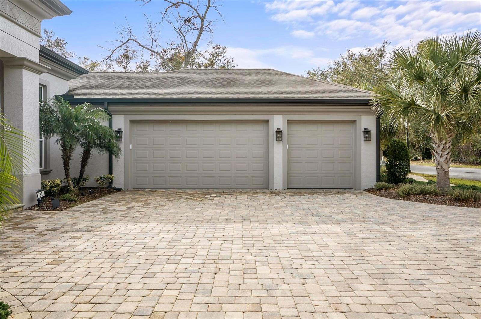 32 CREEKSIDE DRIVE