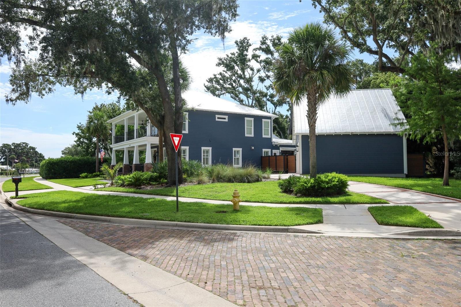 20 W CREST AVENUE