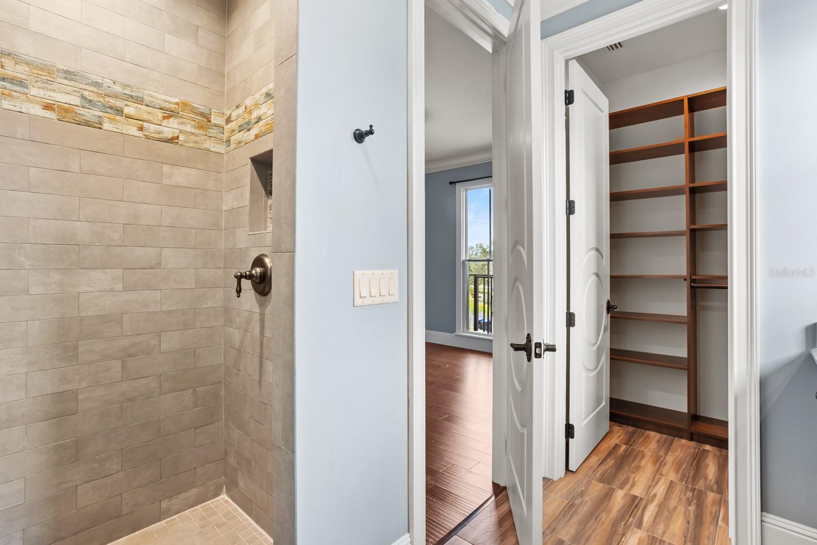 SIGNATURE LAKES, INDEPENDENCE - Residential