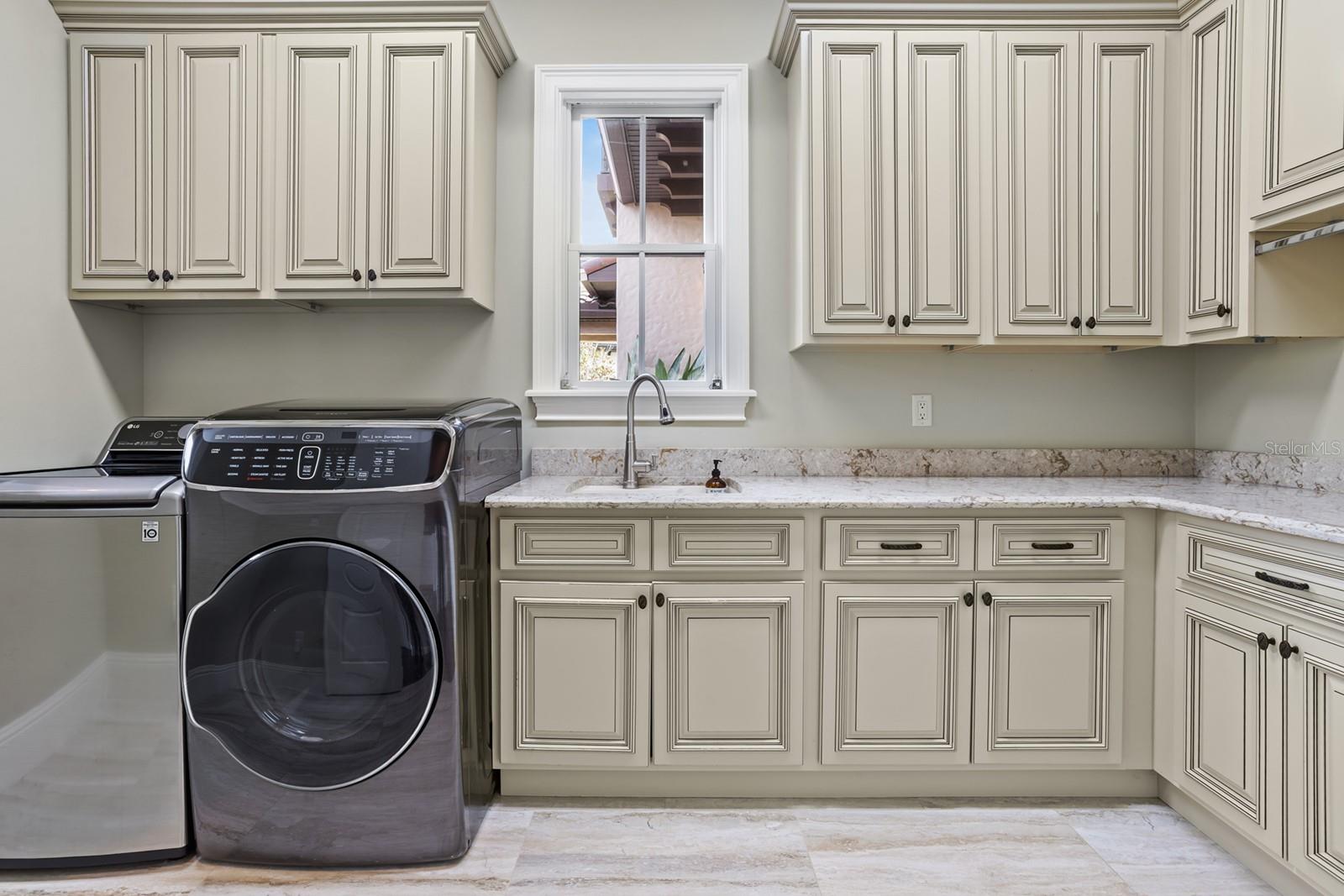 SIGNATURE LAKES, INDEPENDENCE - Residential