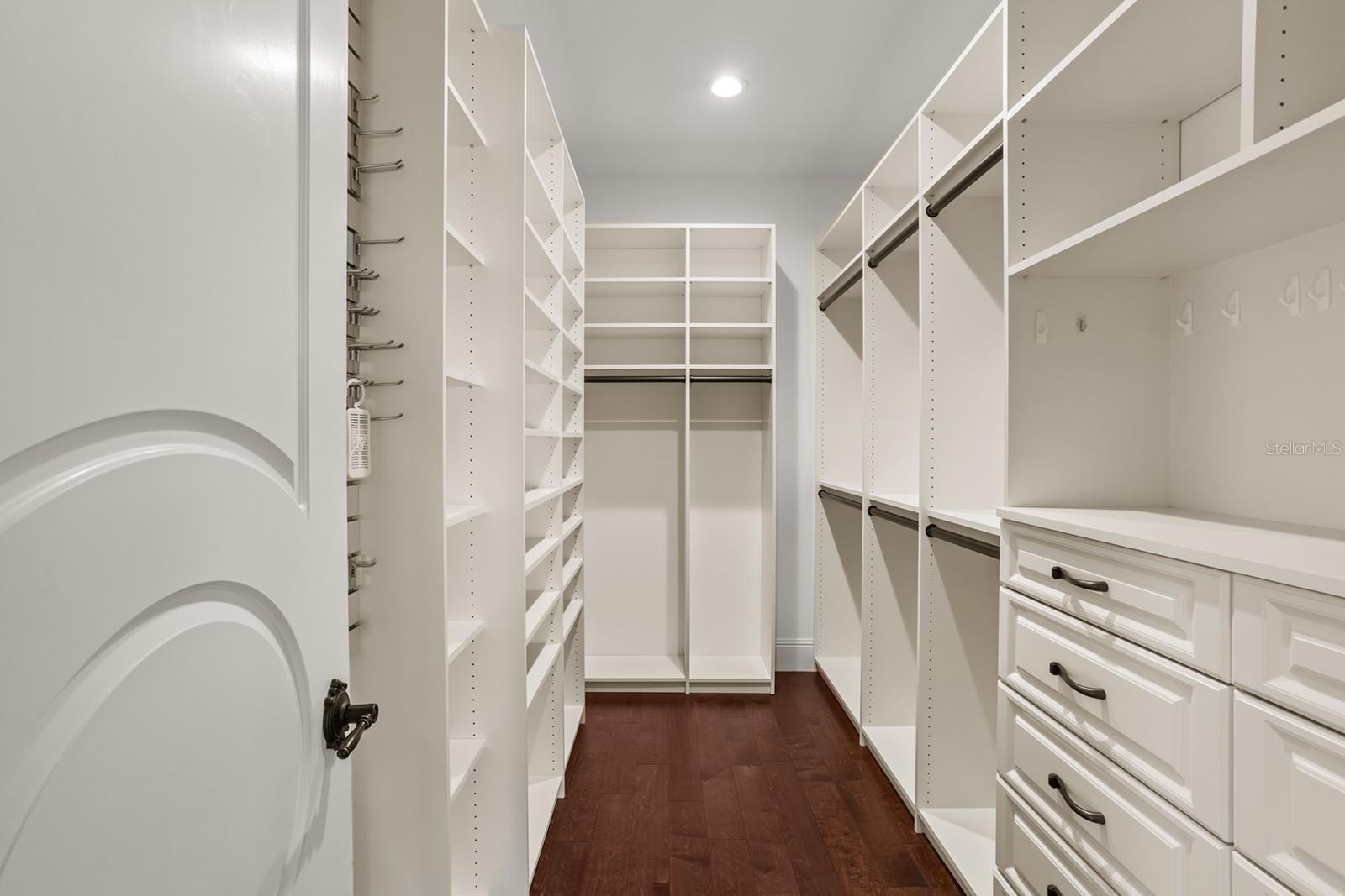 SIGNATURE LAKES, INDEPENDENCE - Residential