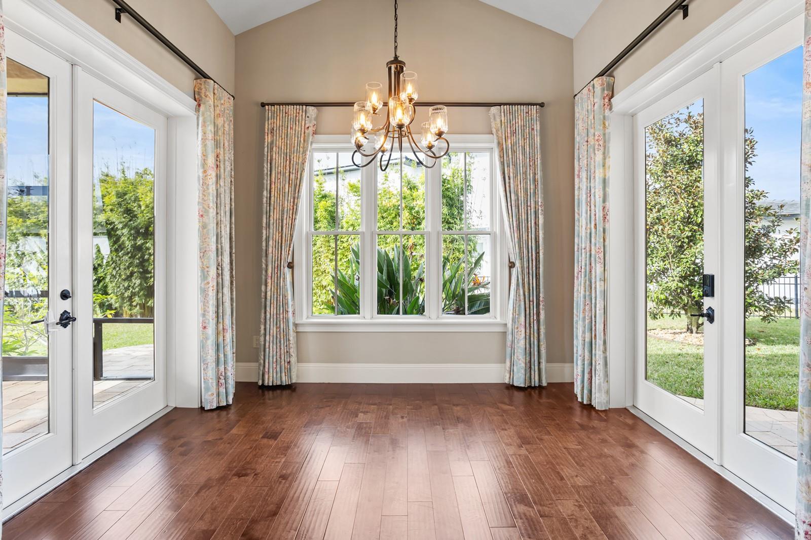 SIGNATURE LAKES, INDEPENDENCE - Residential